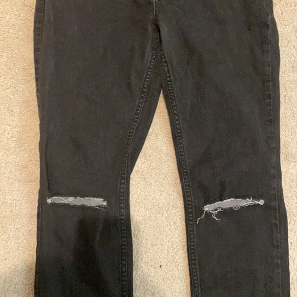 Free people - mid rise black jeans- distressed knee - great shape - Picture 4 of 5